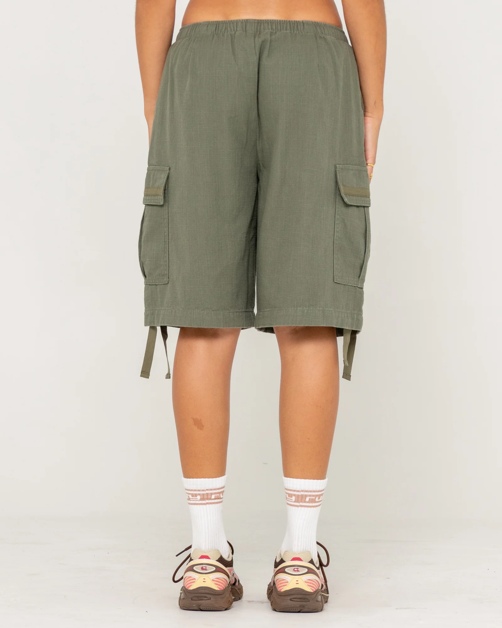 Bermuda Rusty River Low Rise Baggy Cargo Short Shadow Army - Image 4