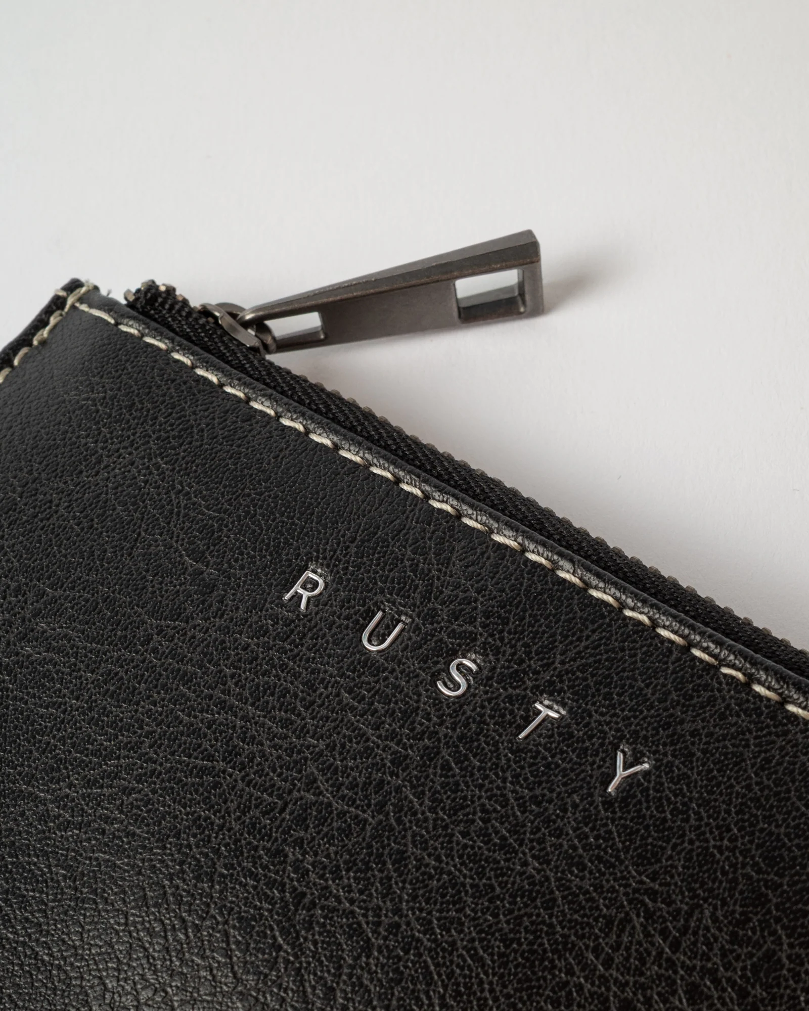 Billetera Rusty Mallory Card Holder Black - Image 3