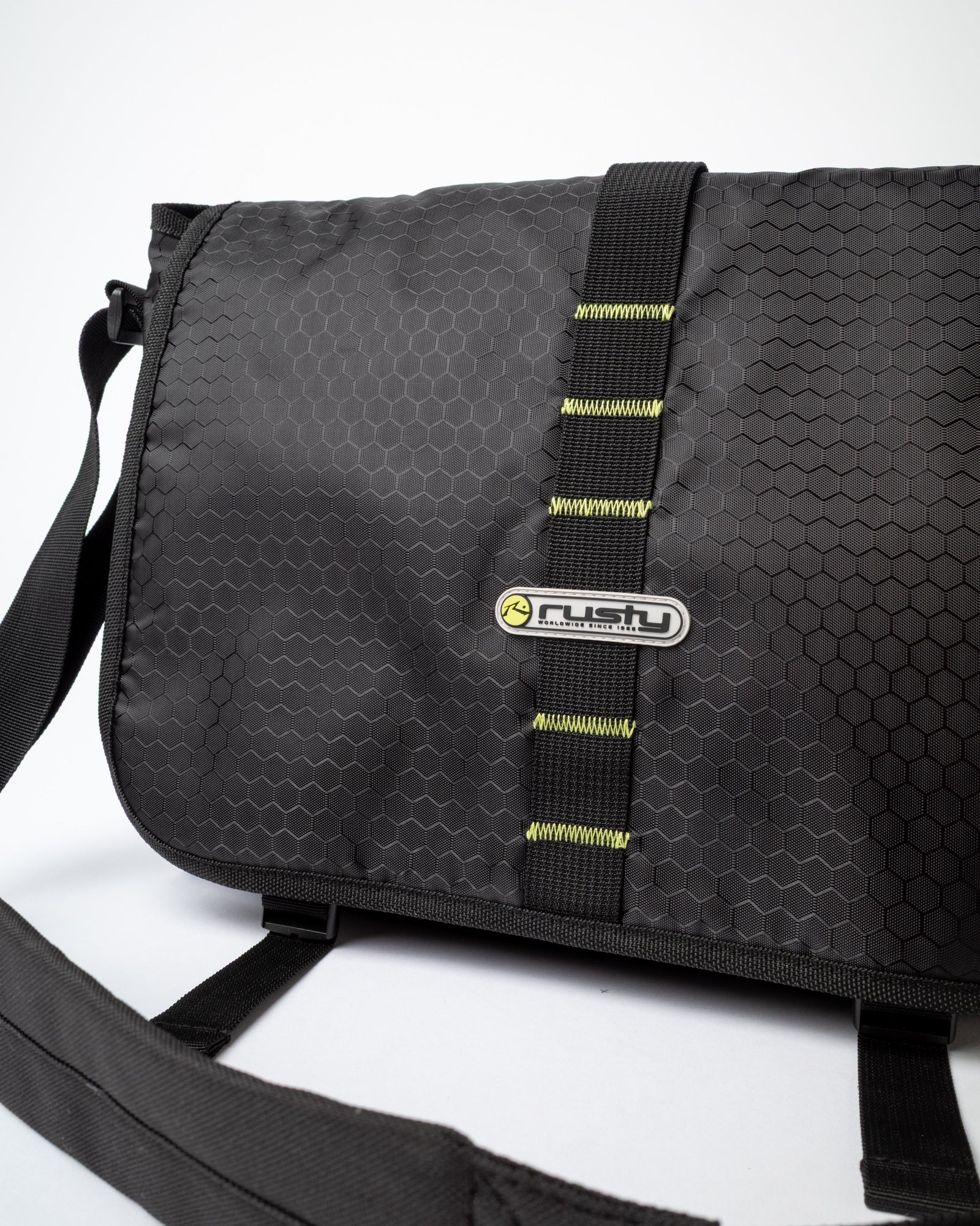 Bolso Rusty Voltage Messenger Bag Black/Sulphur - Image 8