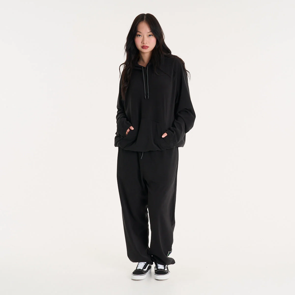 Buzo Vulk Parker Hood Black - Image 4