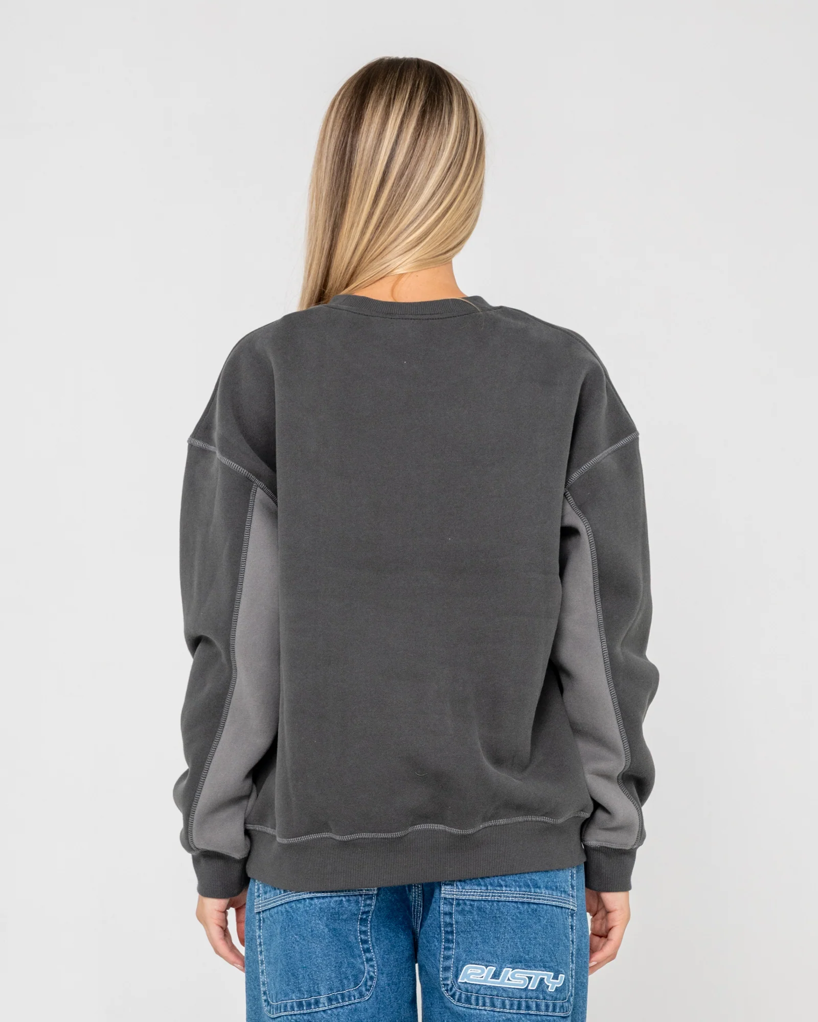 Buzo Rusty Choc Top L/S Oversize Crew Carbon - Image 4
