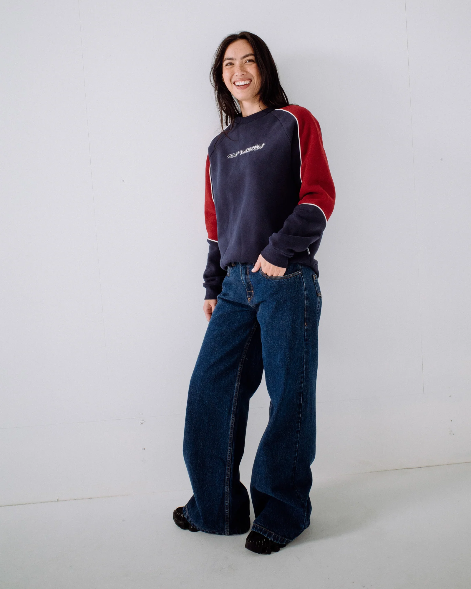 Buzo Rusty South Of The River Oversize Crew Fleece Navy/Red - Image 3
