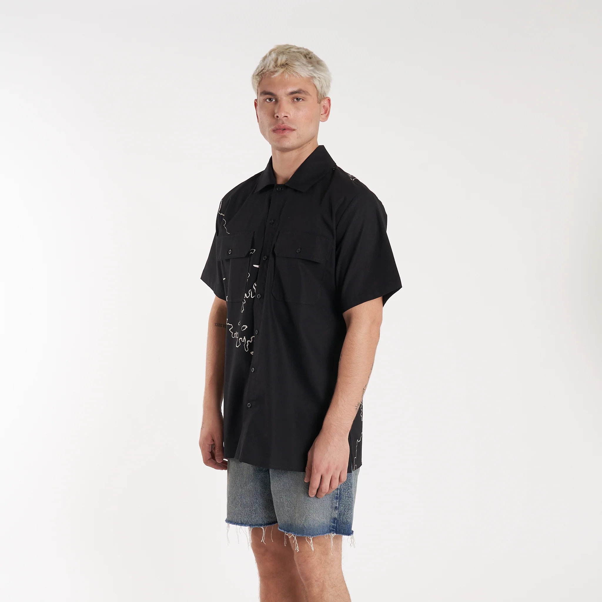 Camisa Mc Vulk World Shirt Black - Image 4