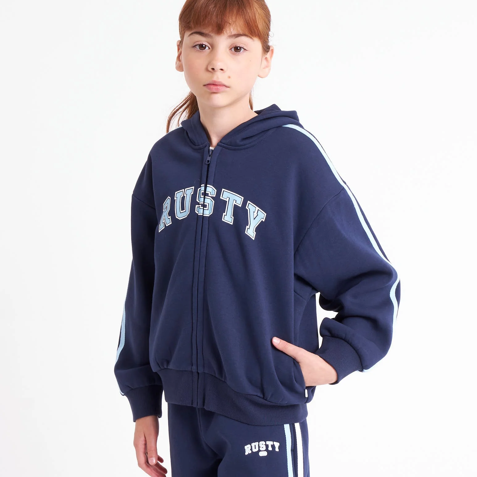 Campera Canguro Rusty Girls Team Varsity Zip Through Hood Navy - Image 3