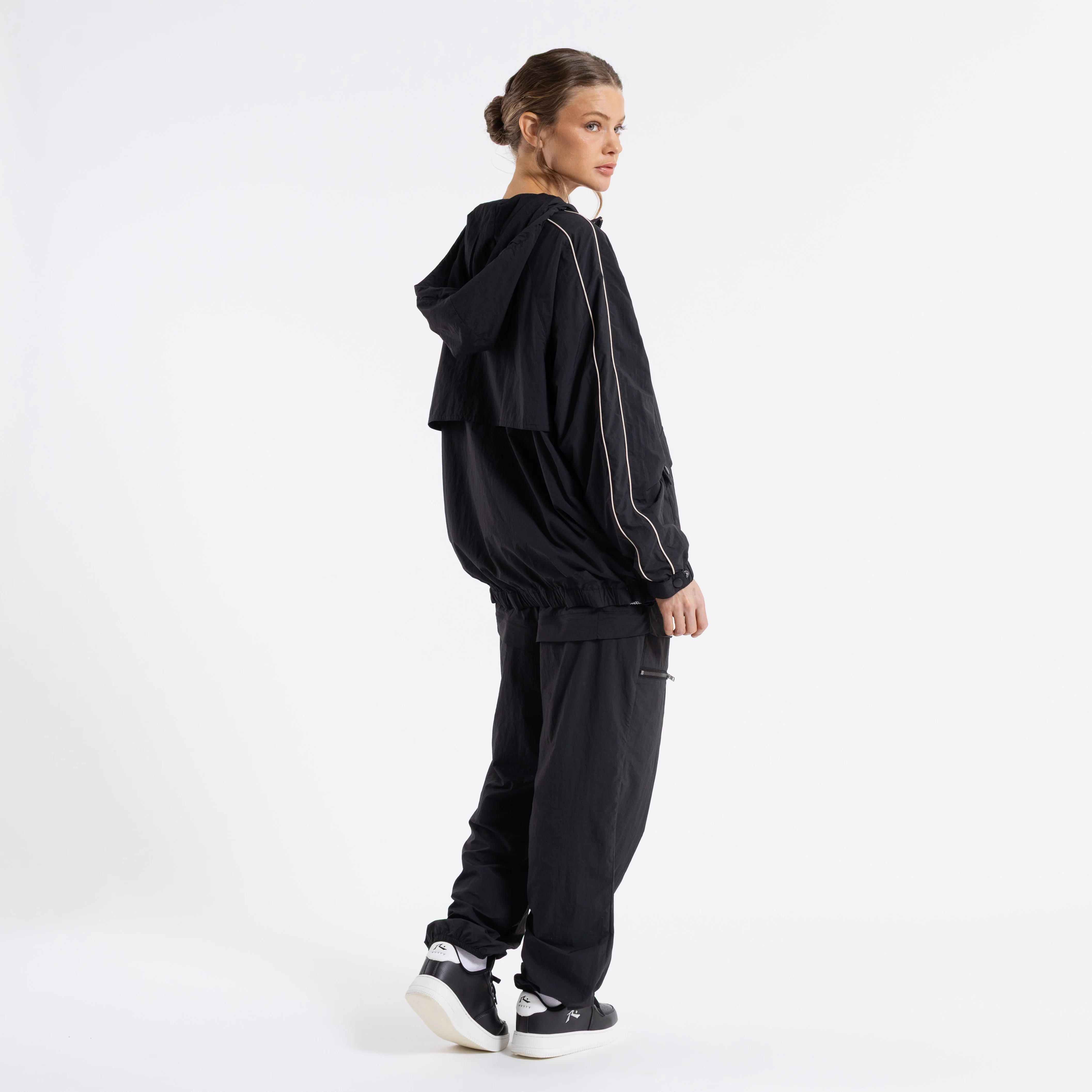 Campera Liviana Rusty Cruel Summer Windbreaker Jacket Ld Black - Image 5
