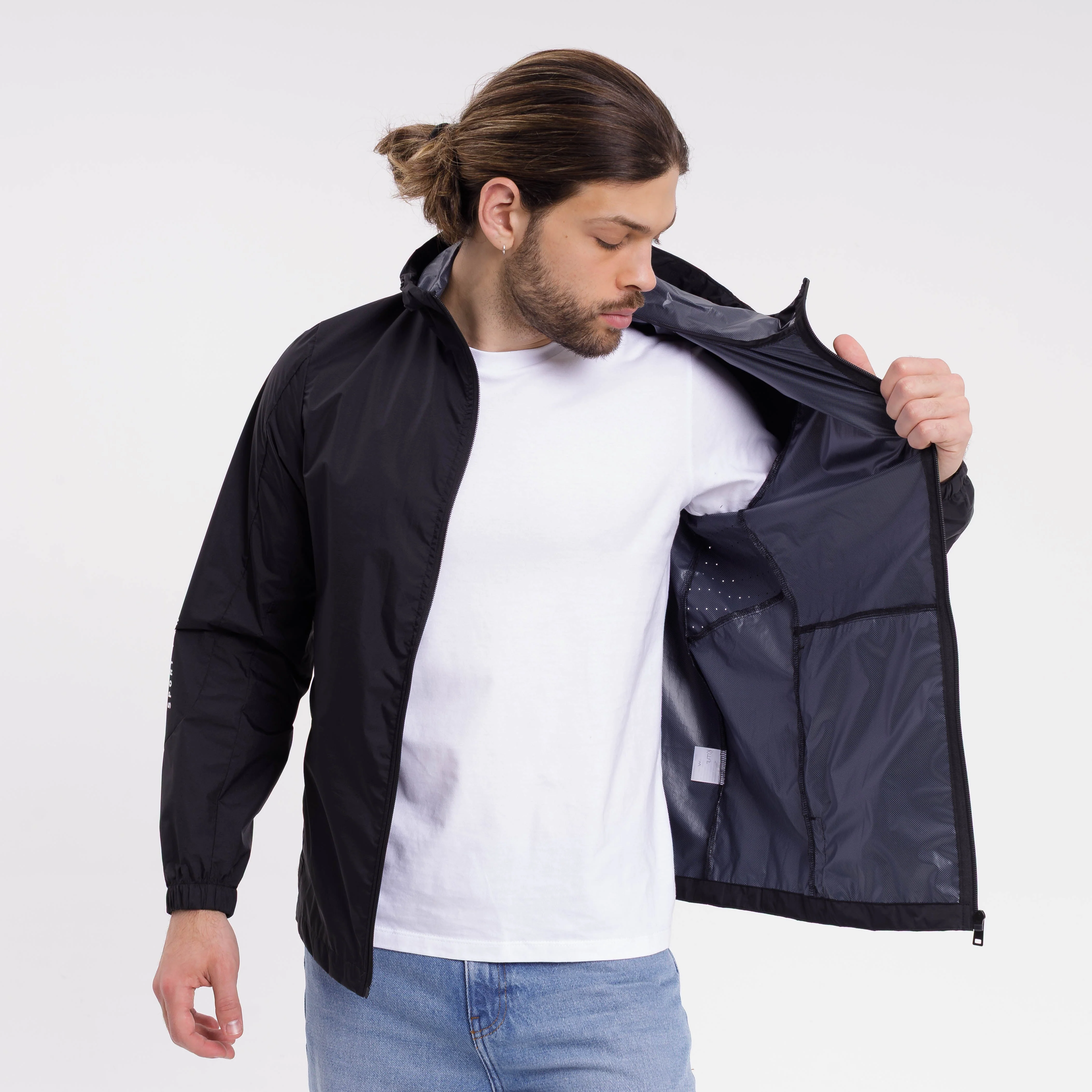 Campera Liviana Rusty No Fear Windbreaker Black - Image 4