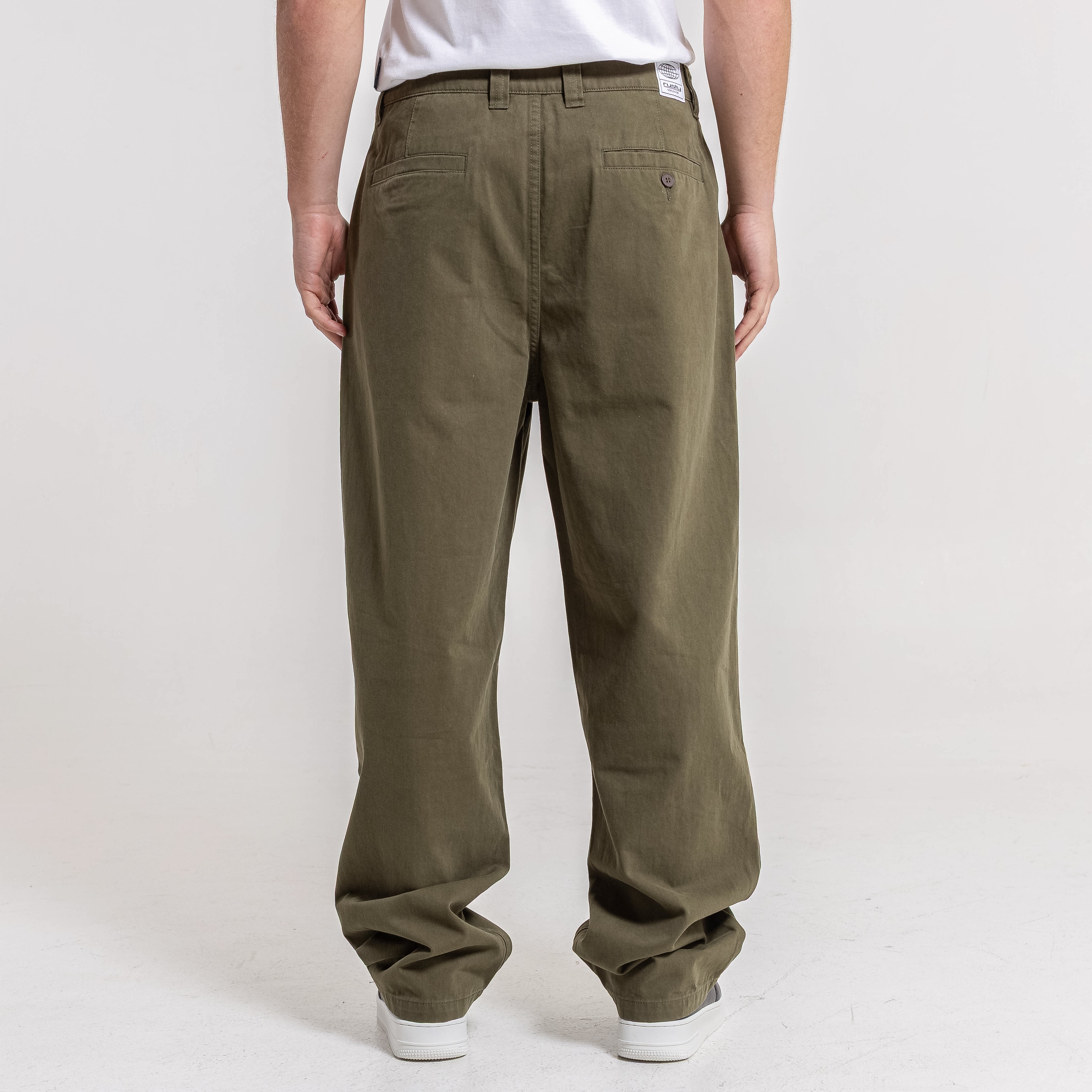 Pantalon Rusty Worldwide Pleat Pant* Army - Image 5