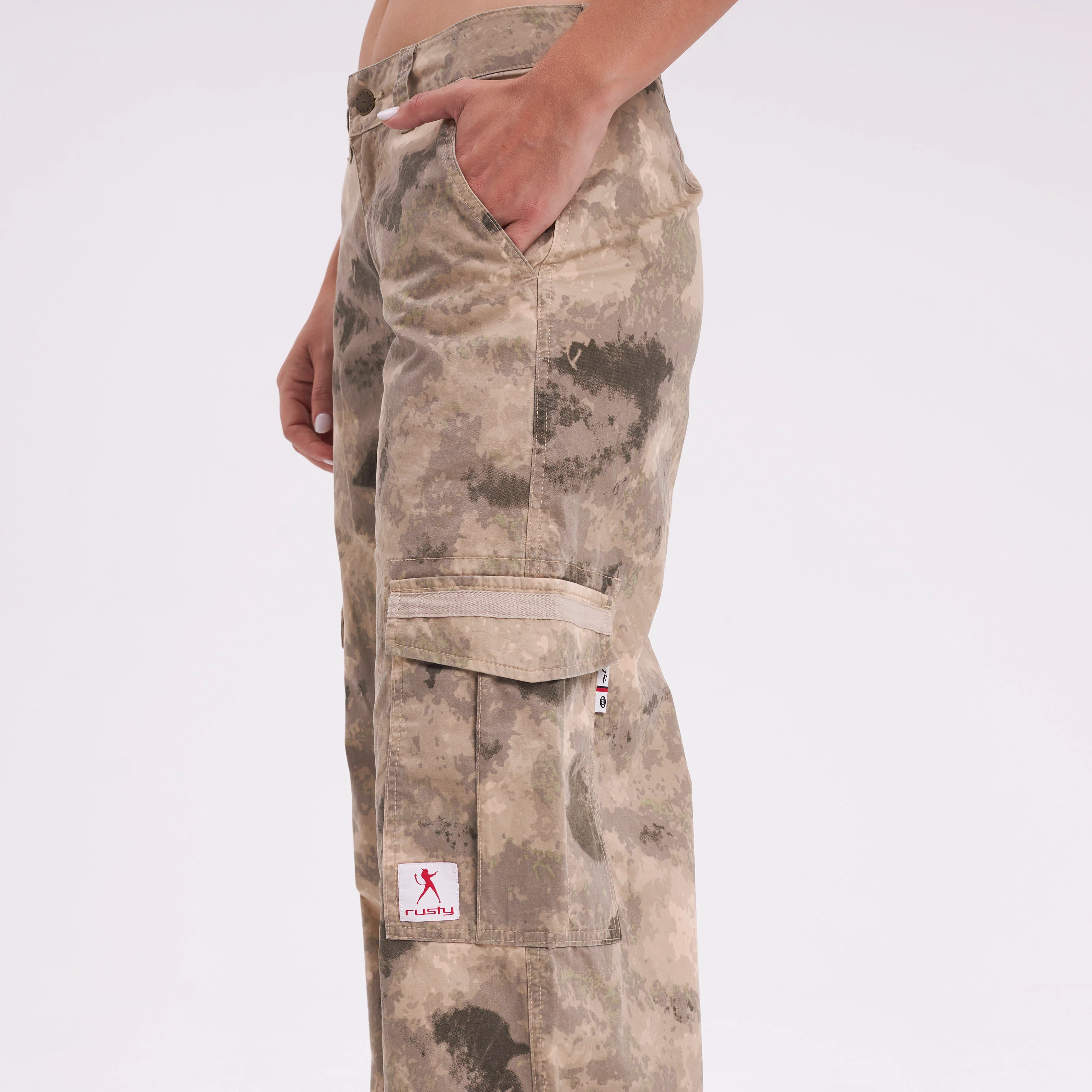 Pantalon Rusty Camoozy Low Rise Cargo Pant Camo - Image 10
