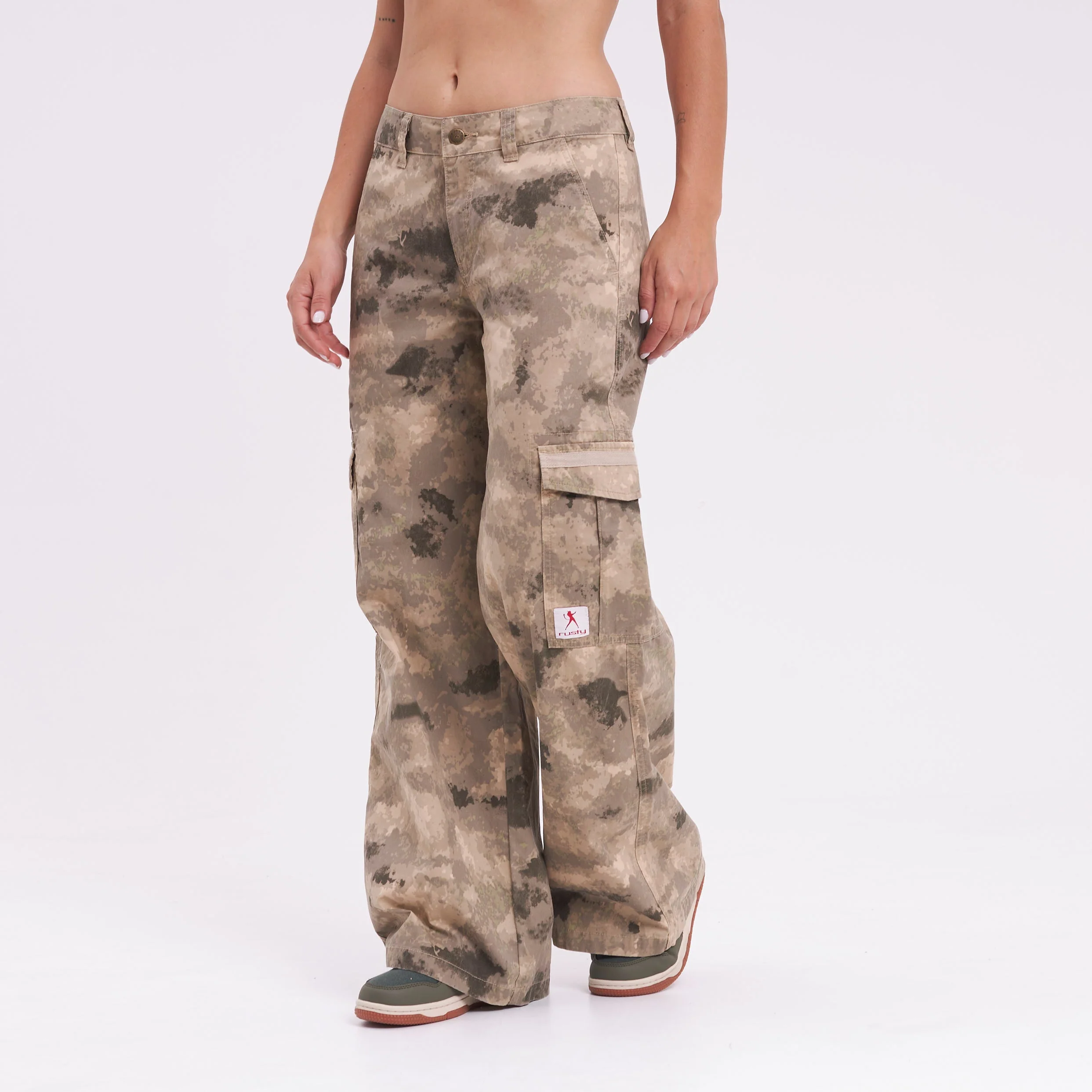 Pantalon Rusty Camoozy Low Rise Cargo Pant Camo - Image 9