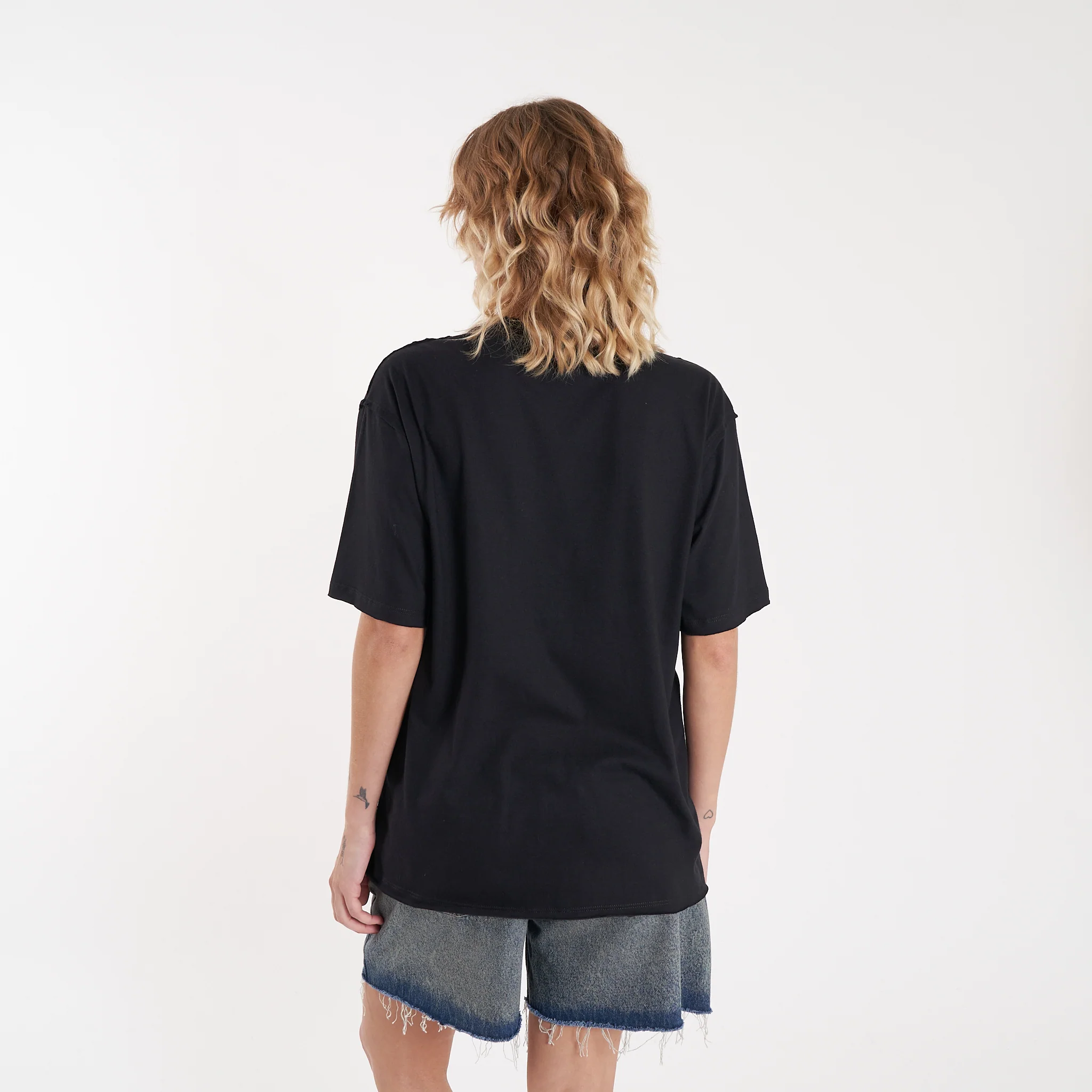 Remera Mc Vulk Hall Tee Black - Image 7