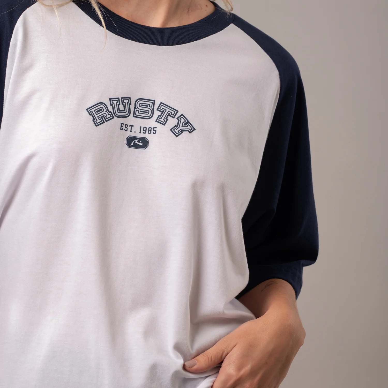 Remera Rusty College Dropout Oversize Navy Blue - Image 4