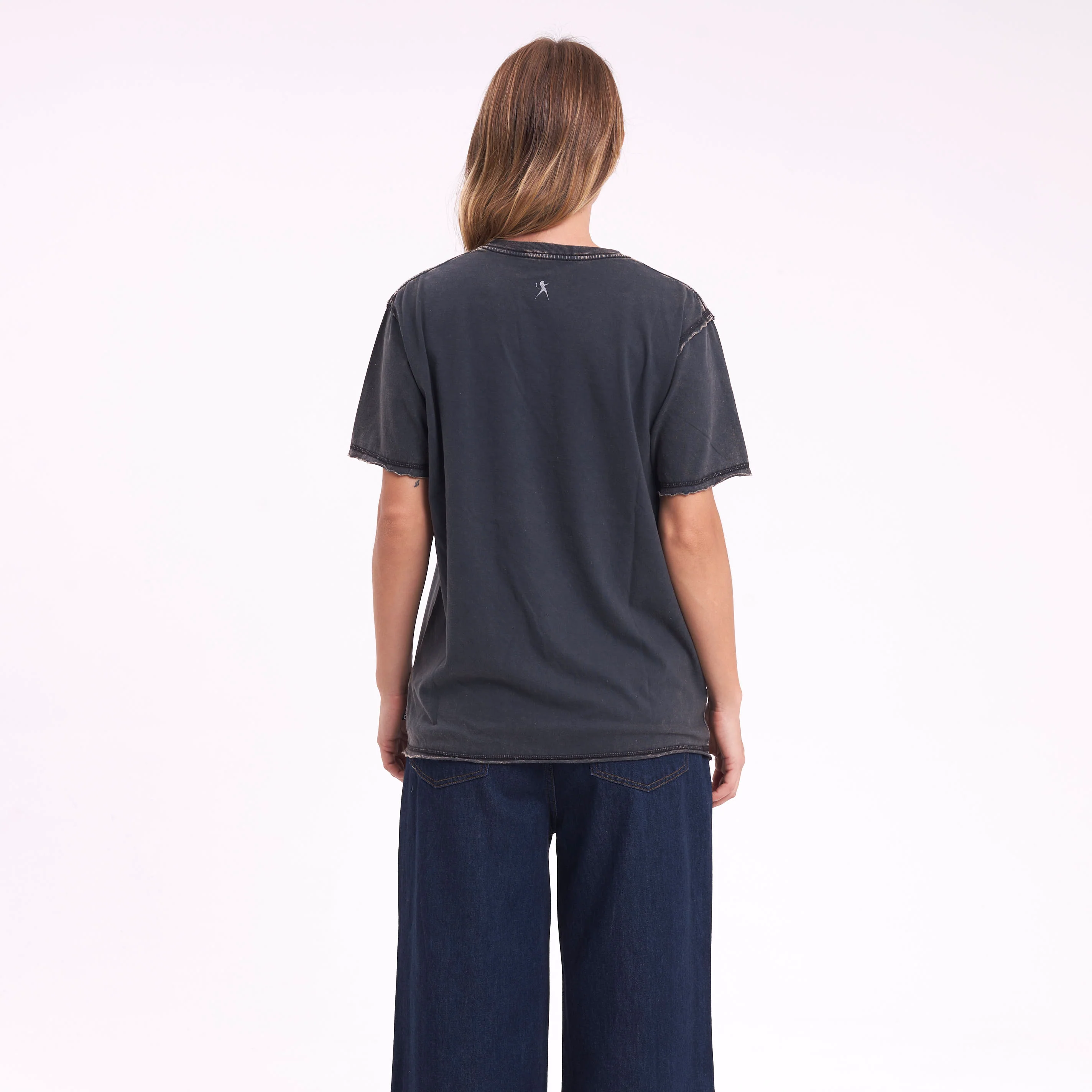 Remera Mc Rusty Script Diddy Relaxed Tee Ld Washed Black - Image 5