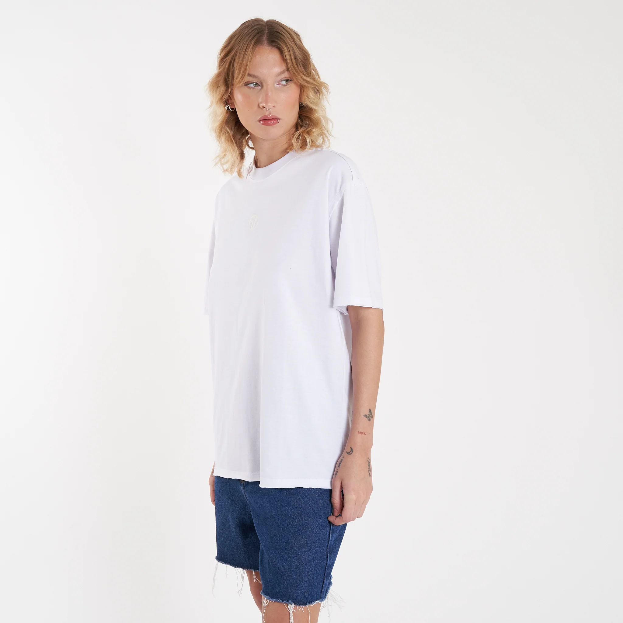 Remera Mc Vulk Hall Tee White - Image 6