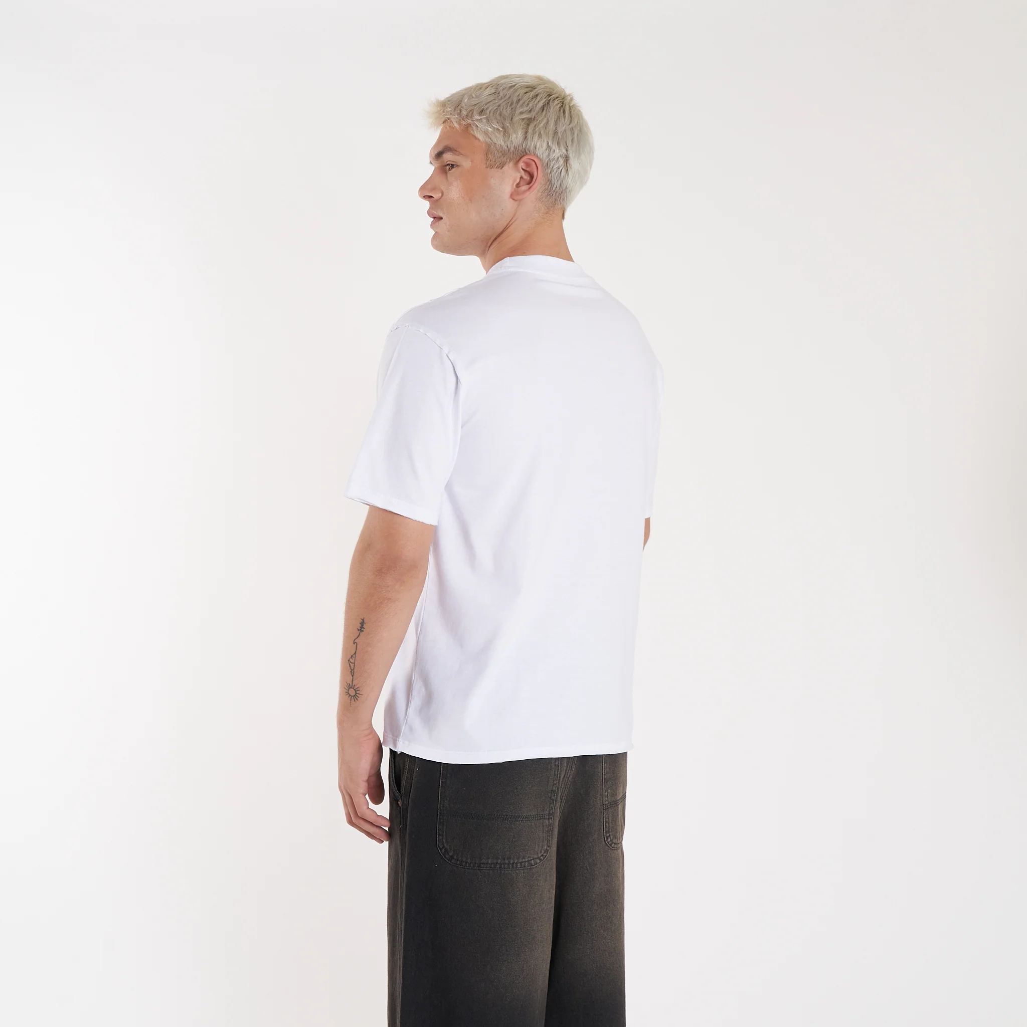 Remera Mc Vulk Hall Tee White - Image 7