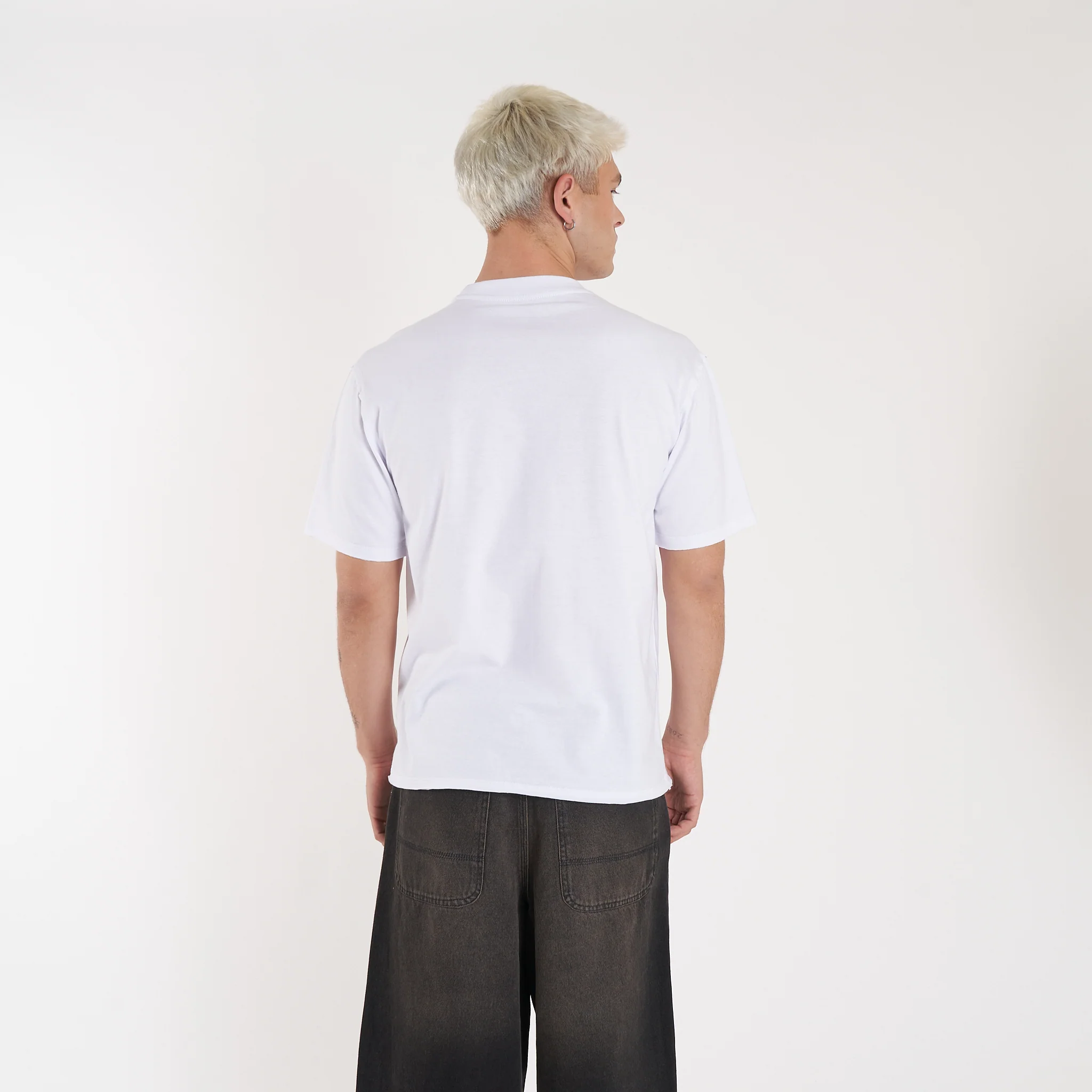 Remera Mc Vulk Hall Tee White - Image 9