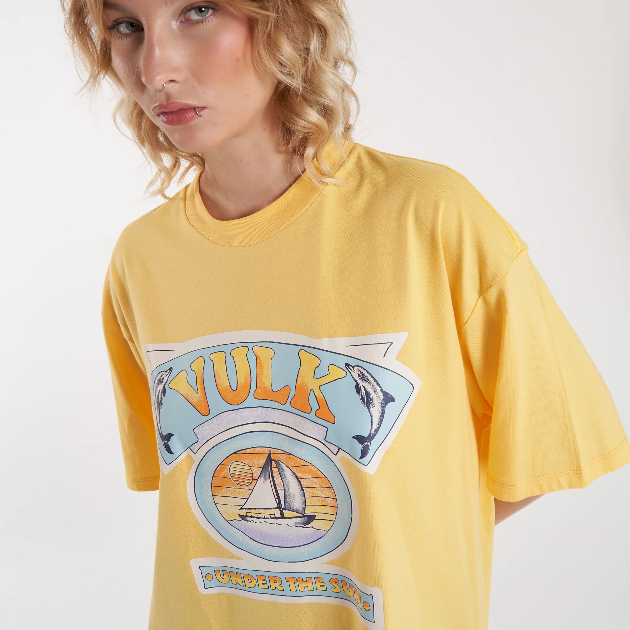 Remera Mc Vulk Dolphin Tee Yellow - Image 3