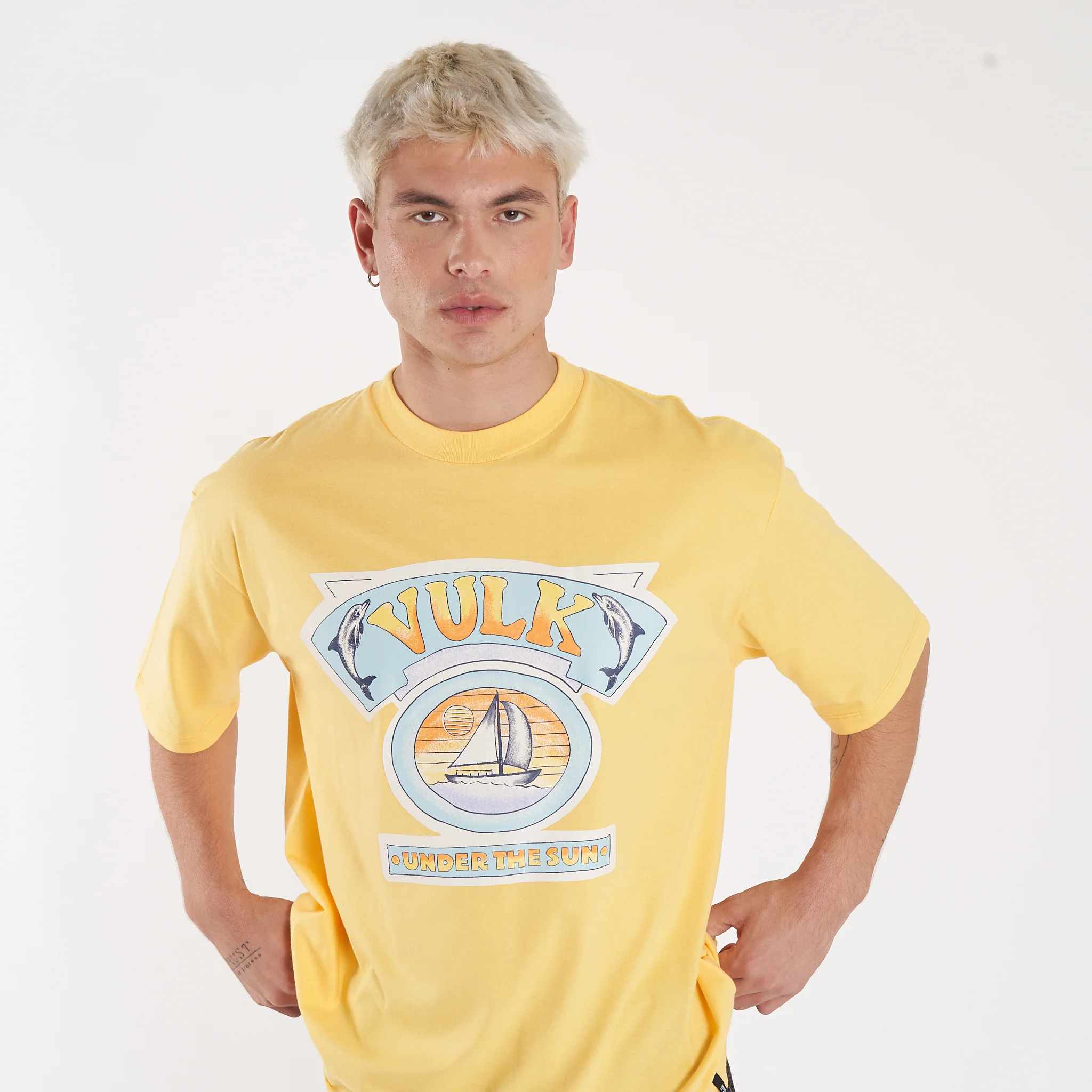 Remera Mc Vulk Dolphin Tee Yellow - Image 4