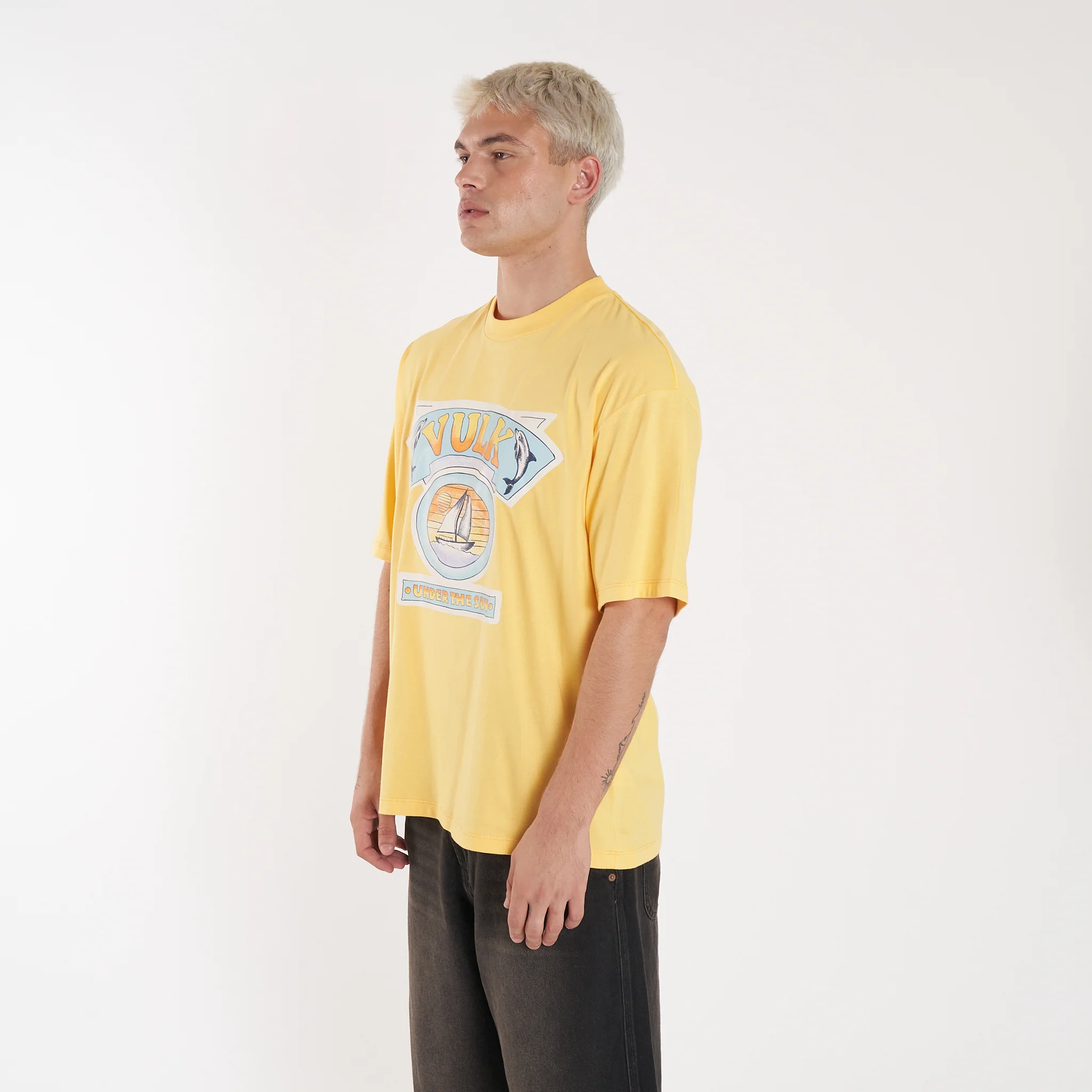 Remera Mc Vulk Dolphin Tee Yellow - Image 6